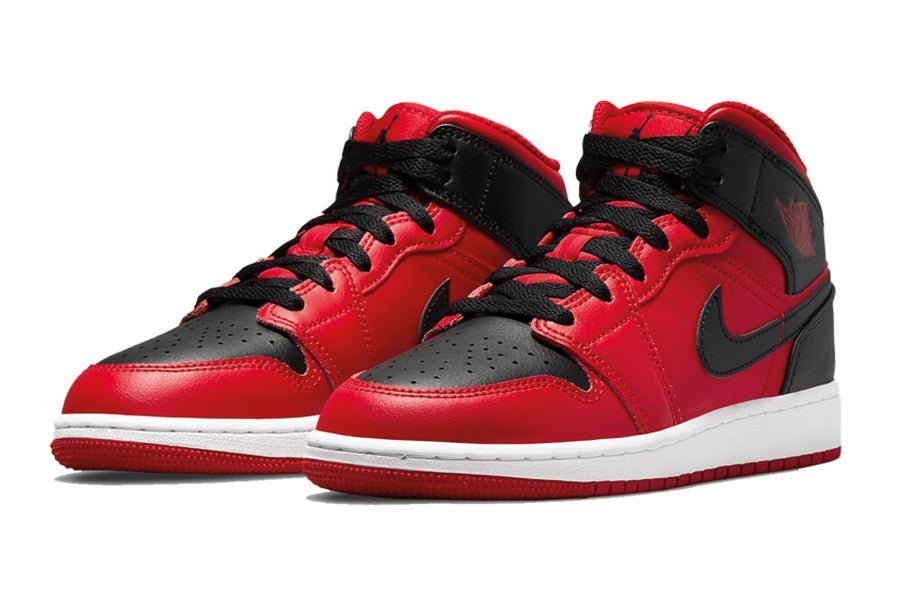 Air Jordan 1 Mid Reverse Bred