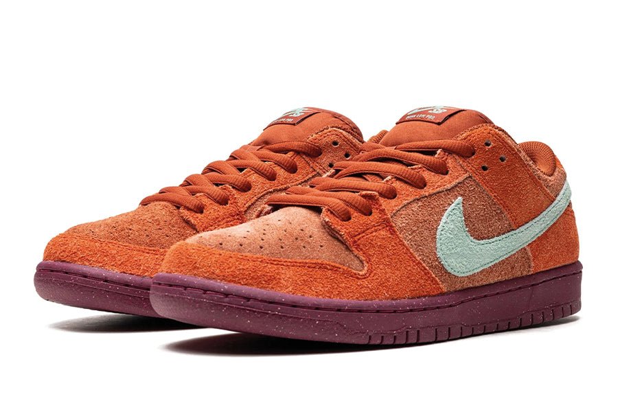 Nike Dunk SB Low Mystic Red